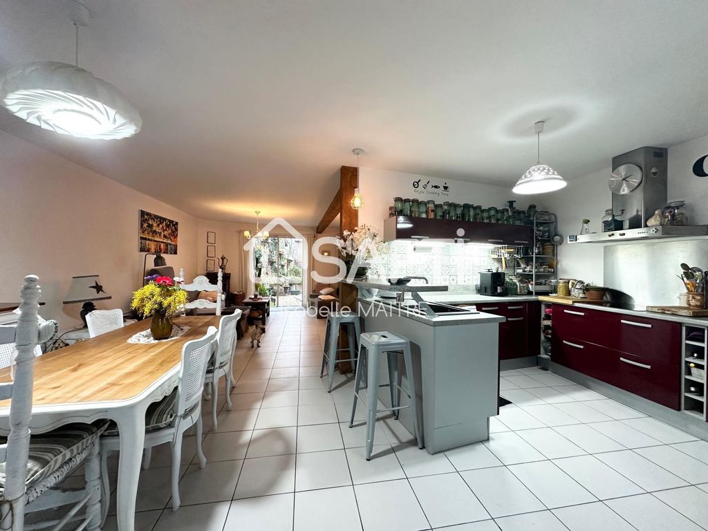 Achat maison à vendre 3 chambres 109 m² - Montrevel-en-Bresse
