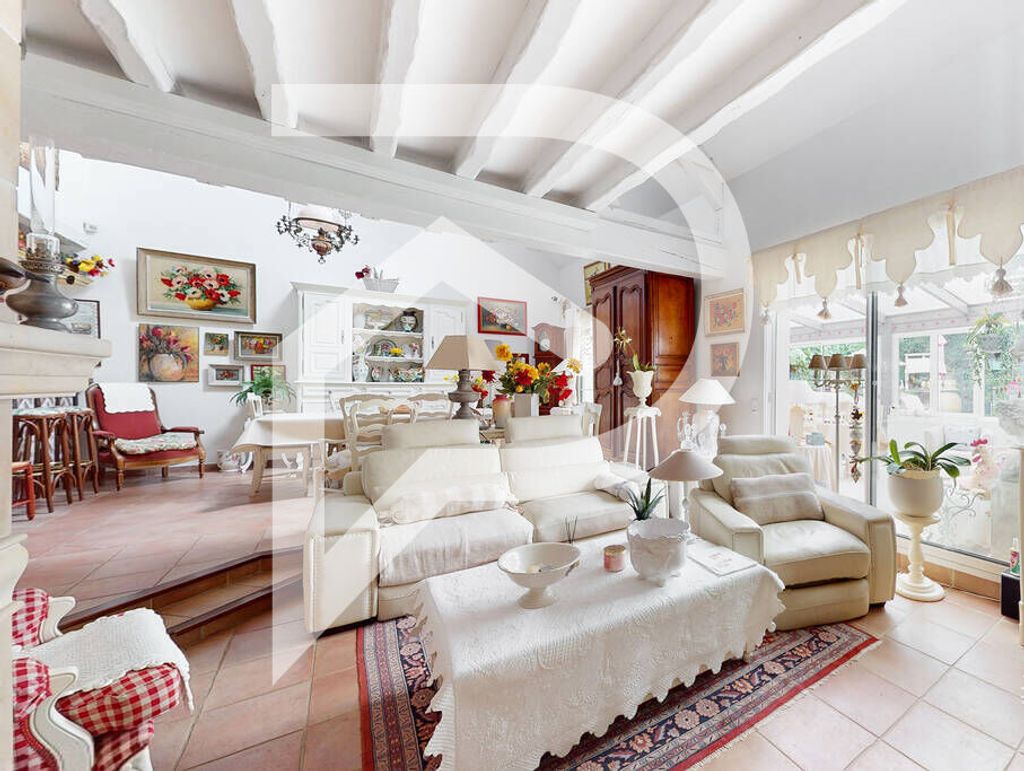 Achat maison à vendre 4 chambres 216 m² - Savigny-le-Temple