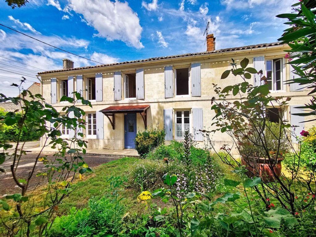 Achat maison à vendre 4 chambres 159 m² - Saint-Sulpice-de-Cognac