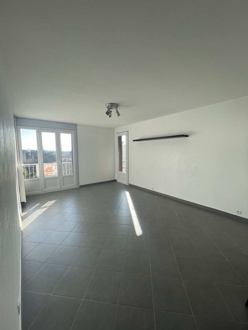 Achat appartement à vendre 4 pièces 72 m² - Bourg-lès-Valence