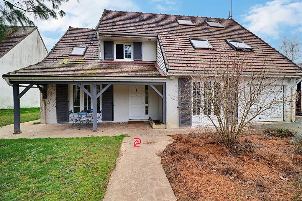 Achat maison à vendre 6 chambres 170 m² - Saint-Arnoult-en-Yvelines