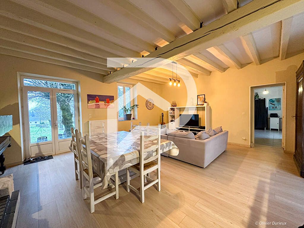 Achat maison à vendre 5 chambres 198 m² - Saint-Germain-du-Puy