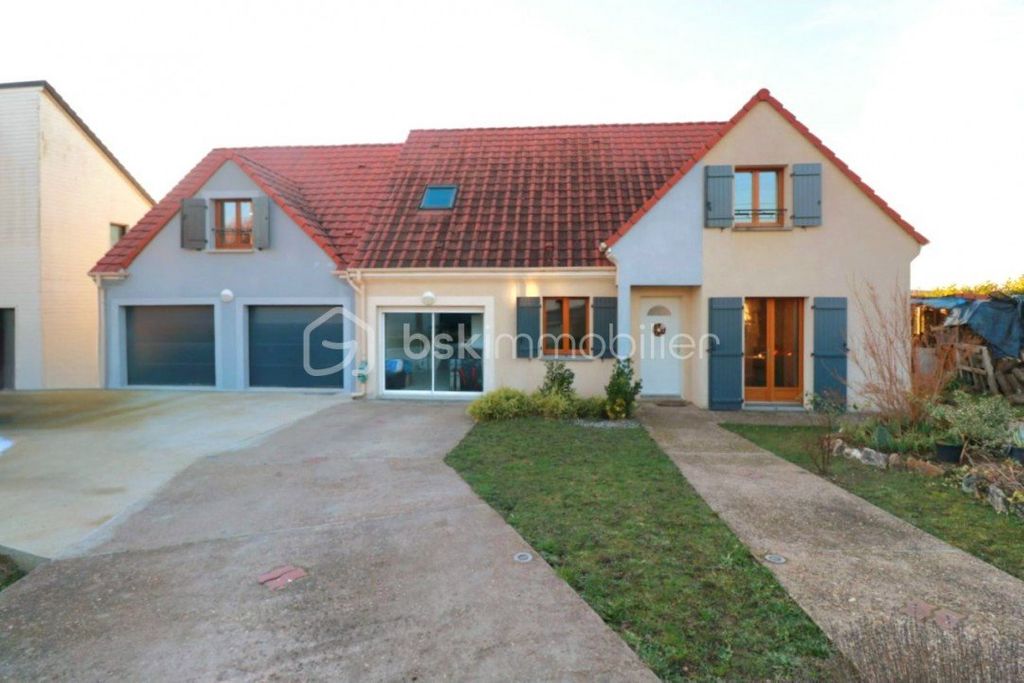 Achat maison à vendre 5 chambres 150 m² - Ferrières-en-Gâtinais