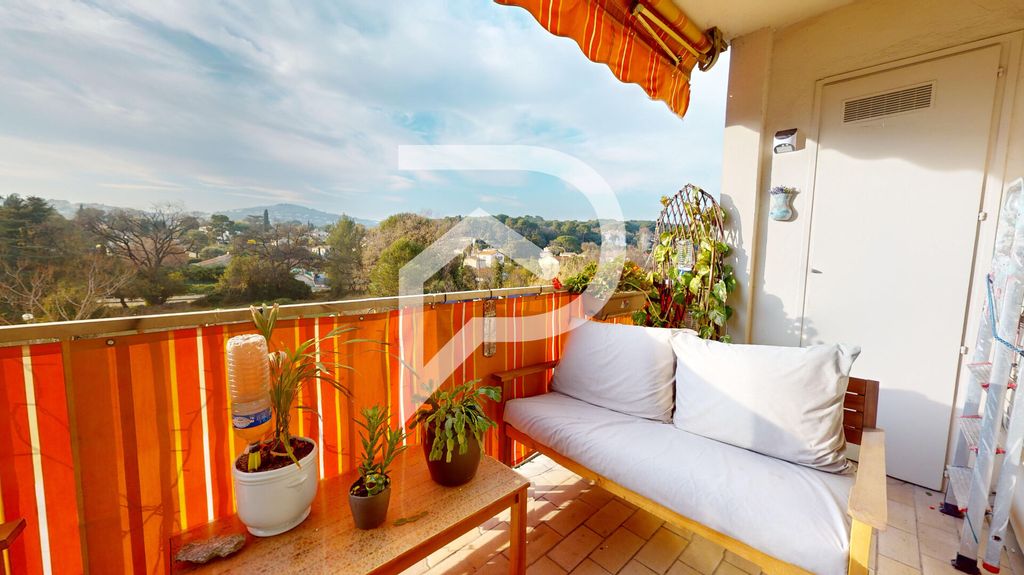 Achat appartement à vendre 4 pièces 84 m² - Antibes