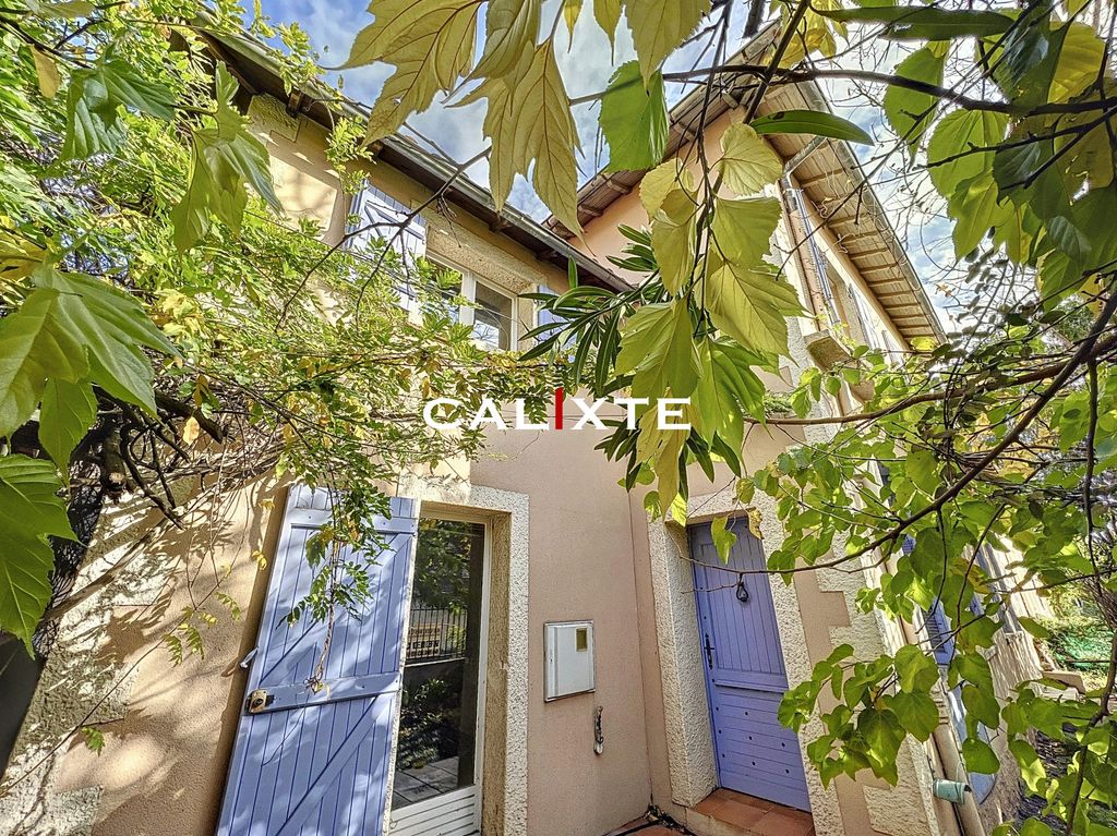 Achat maison à vendre 5 chambres 200 m² - Saint-Raphaël