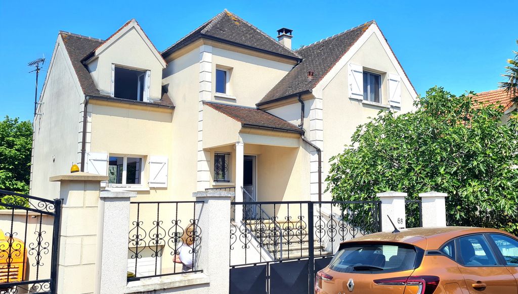 Achat maison à vendre 4 chambres 160 m² - Ormesson-sur-Marne