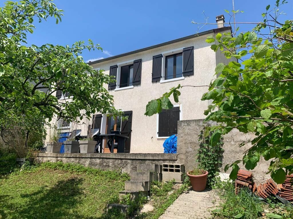 Achat maison à vendre 4 chambres 105 m² - Crécy-la-Chapelle