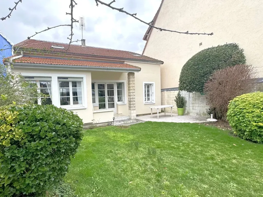 Achat maison à vendre 2 chambres 95 m² - Livry-Gargan