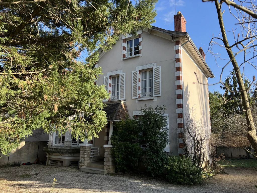 Achat maison à vendre 5 chambres 162 m² - Auxerre