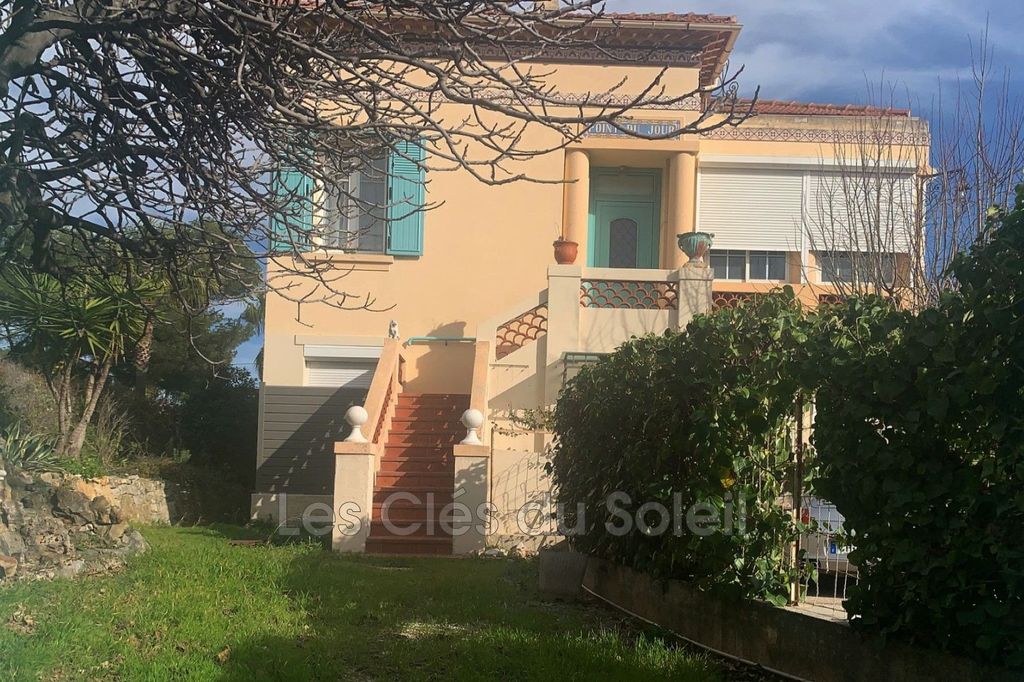 Achat appartement à vendre 3 pièces 101 m² - Sanary-sur-Mer