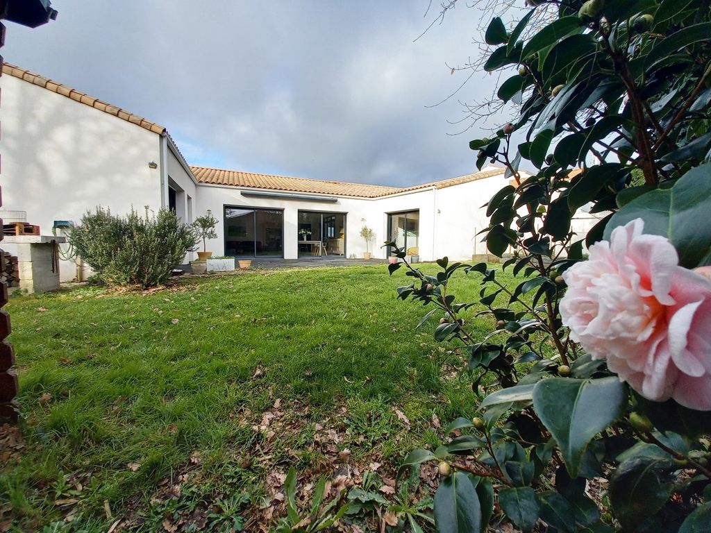 Achat maison à vendre 4 chambres 140 m² - L'Île-d'Olonne