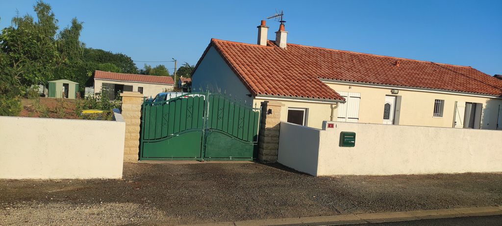 Achat maison à vendre 4 chambres 115 m² - Champagné-le-Sec