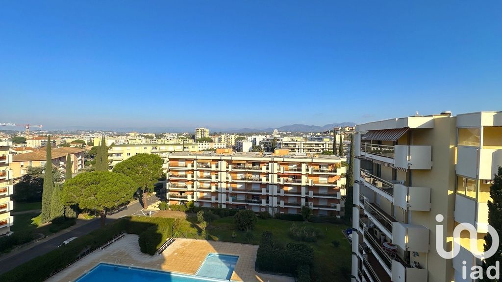Achat appartement à vendre 3 pièces 69 m² - Saint-Raphaël