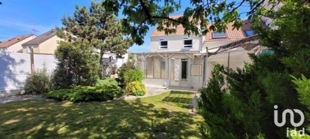 Achat maison à vendre 4 chambres 85 m² - Sainte-Geneviève-des-Bois