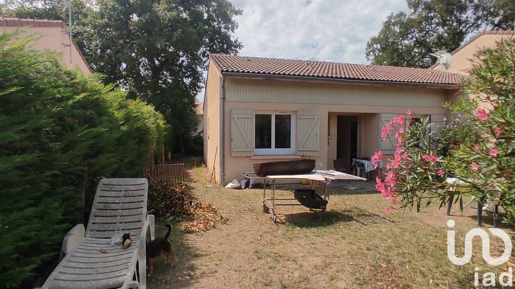 Achat maison à vendre 2 chambres 68 m² - Saint-Ciers-sur-Gironde
