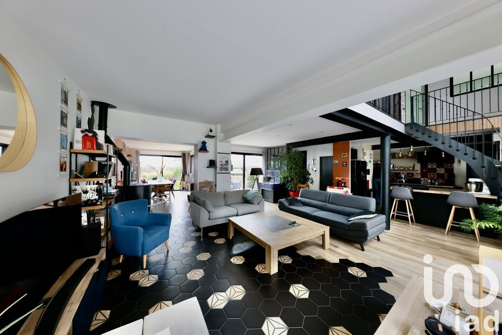 Achat maison à vendre 4 chambres 153 m² - Orvault