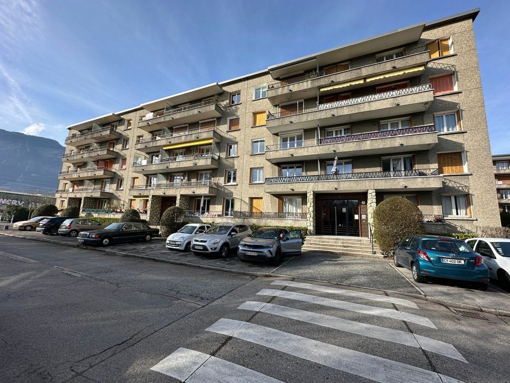Achat appartement à vendre 3 pièces 63 m² - Saint-Égrève