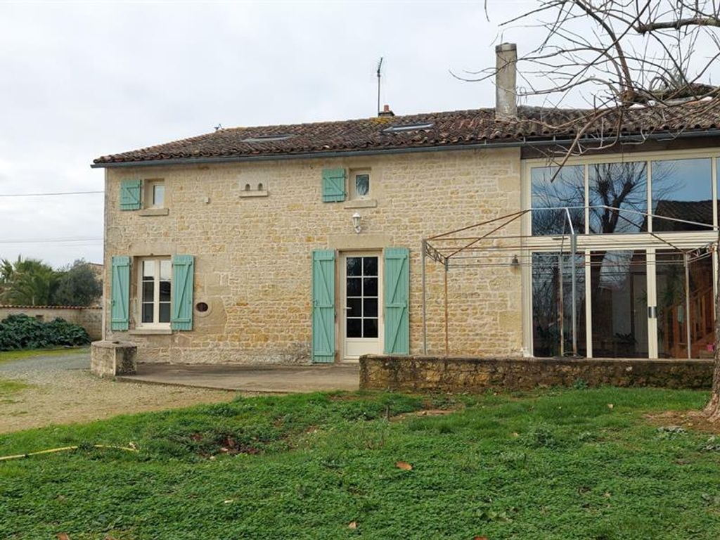 Achat maison à vendre 3 chambres 214 m² - Aigonnay