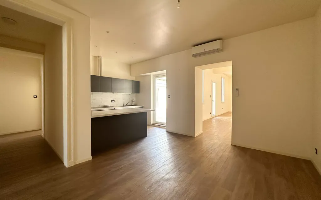 Achat appartement à vendre 5 pièces 144 m² - Nîmes