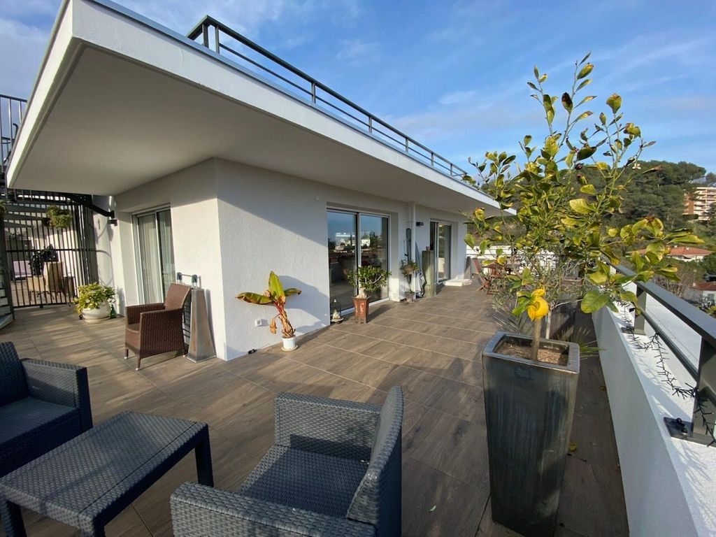 Achat appartement à vendre 5 pièces 123 m² - Cagnes-sur-Mer