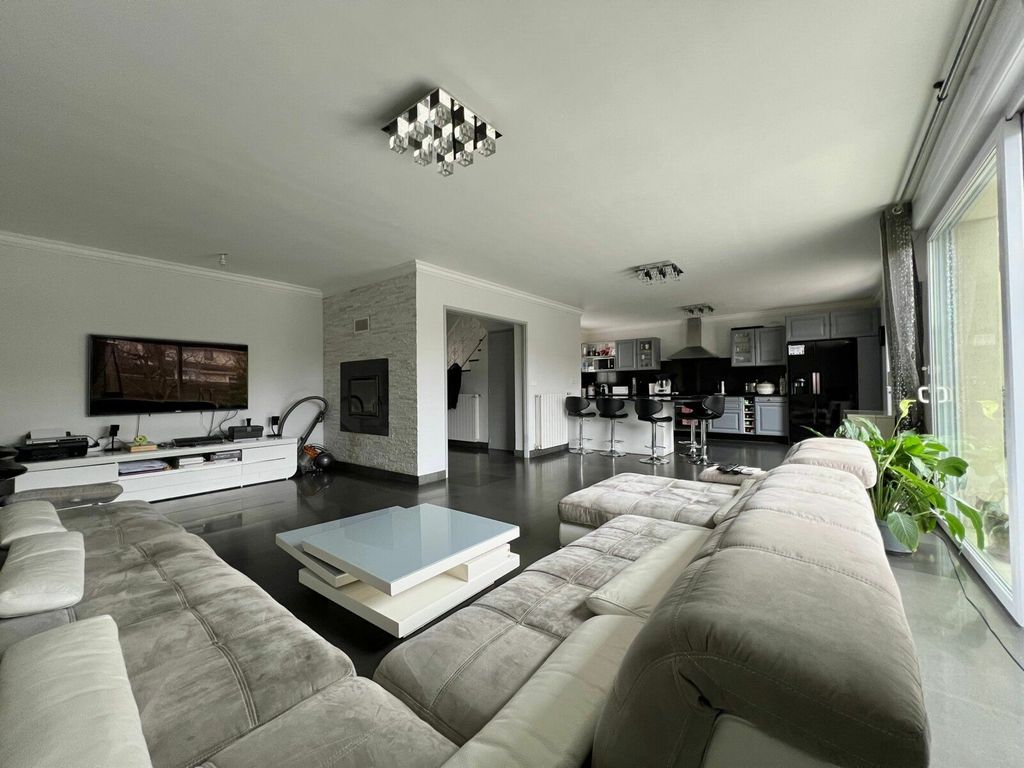 Achat maison à vendre 4 chambres 143 m² - Ormesson-sur-Marne