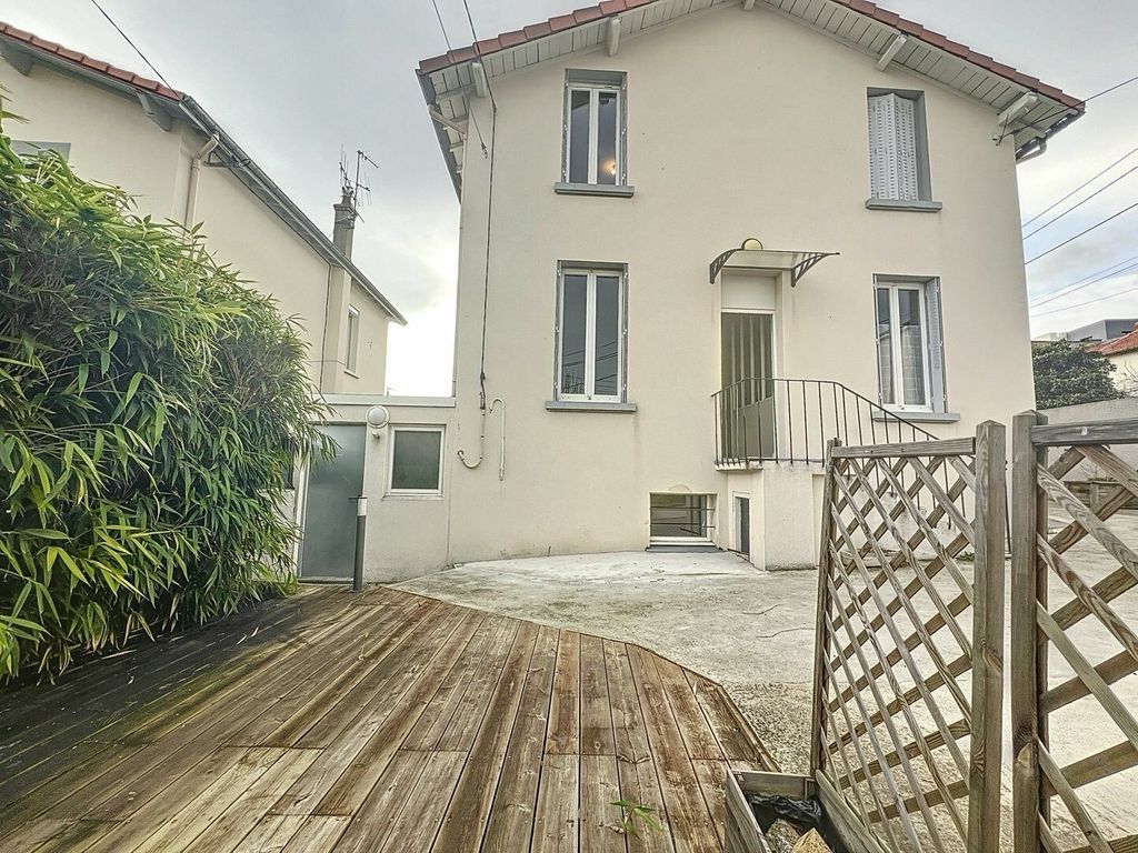 Achat maison à vendre 4 chambres 140 m² - Clermont-Ferrand