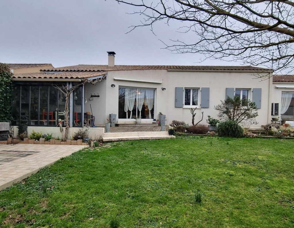Achat maison à vendre 3 chambres 130 m² - Tonnay-Charente