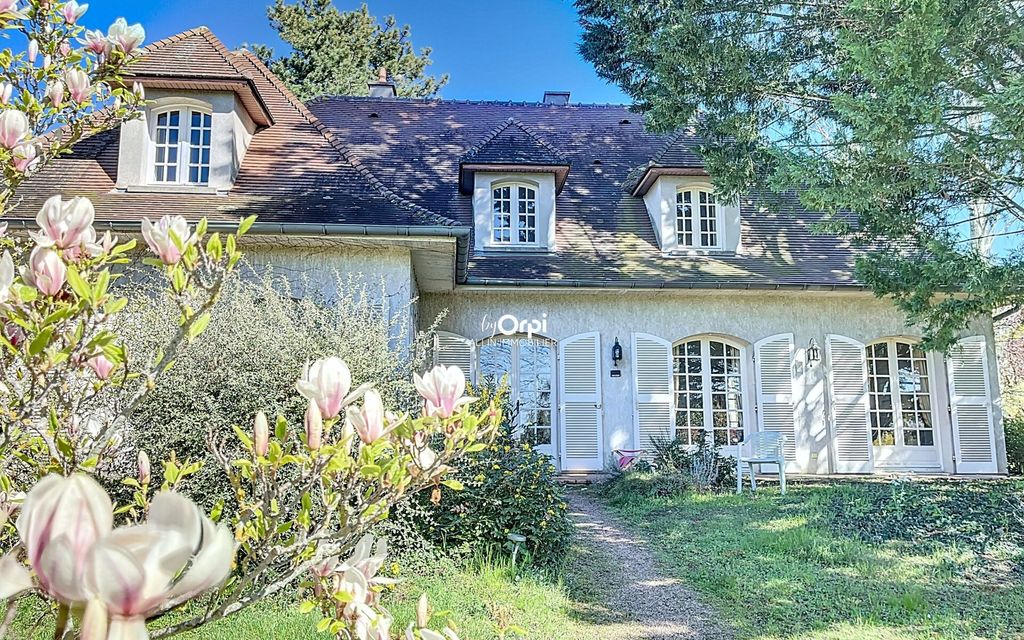 Achat maison à vendre 5 chambres 204 m² - Montluçon