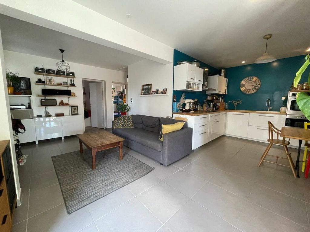 Achat appartement à vendre 3 pièces 59 m² - Saint-Cannat