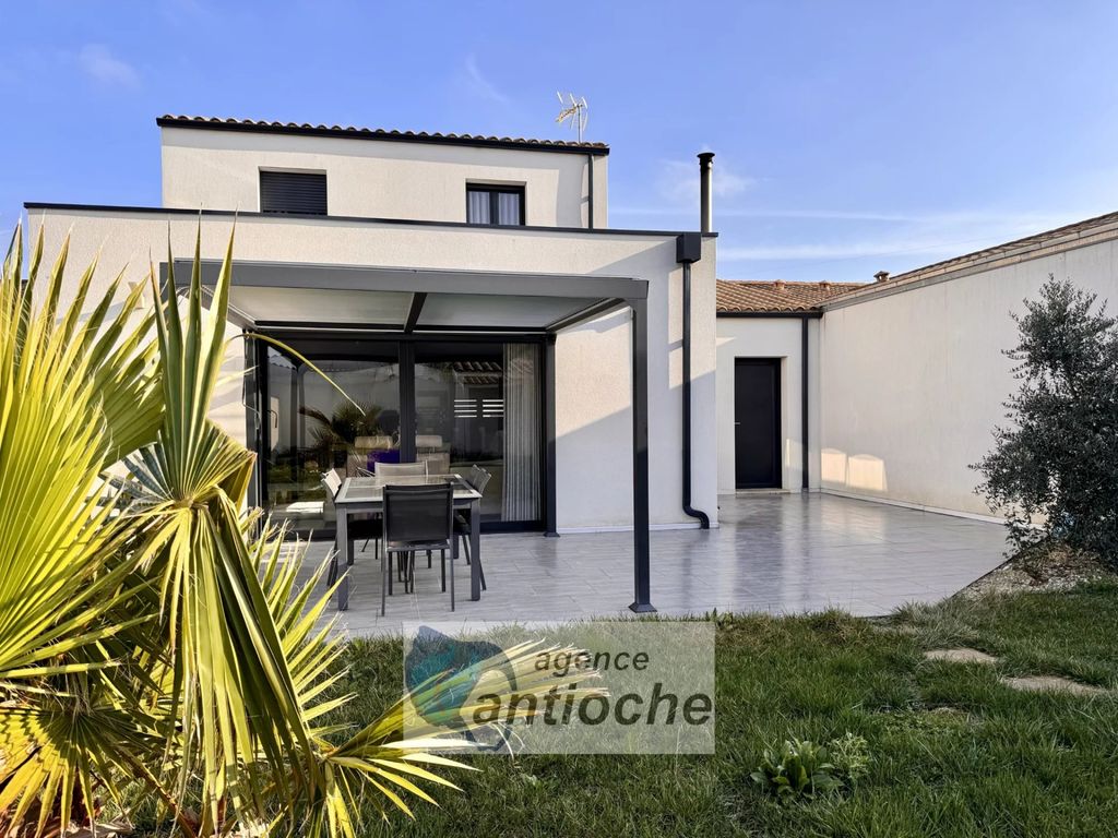 Achat maison à vendre 3 chambres 119 m² - La Rochelle