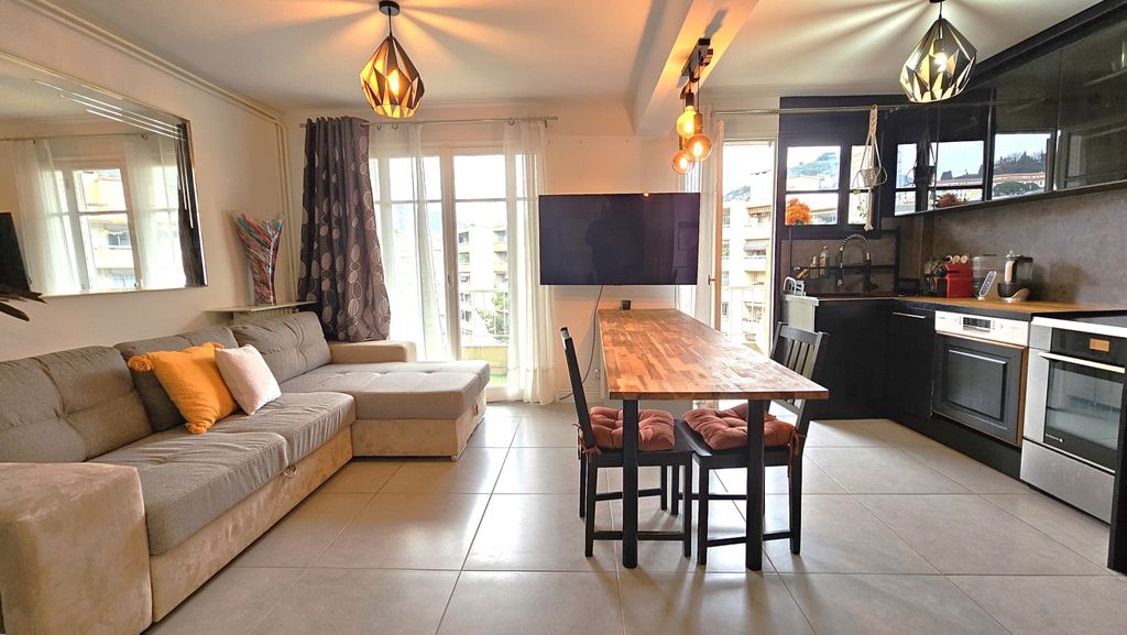 Achat appartement à vendre 3 pièces 54 m² - Nice
