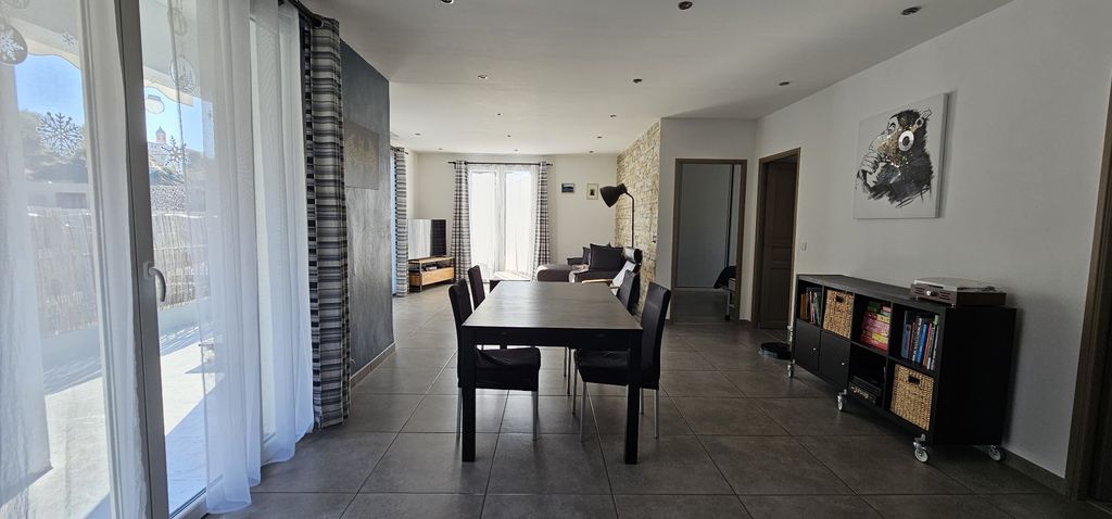 Achat appartement à vendre 4 pièces 98 m² - Tourrette-Levens