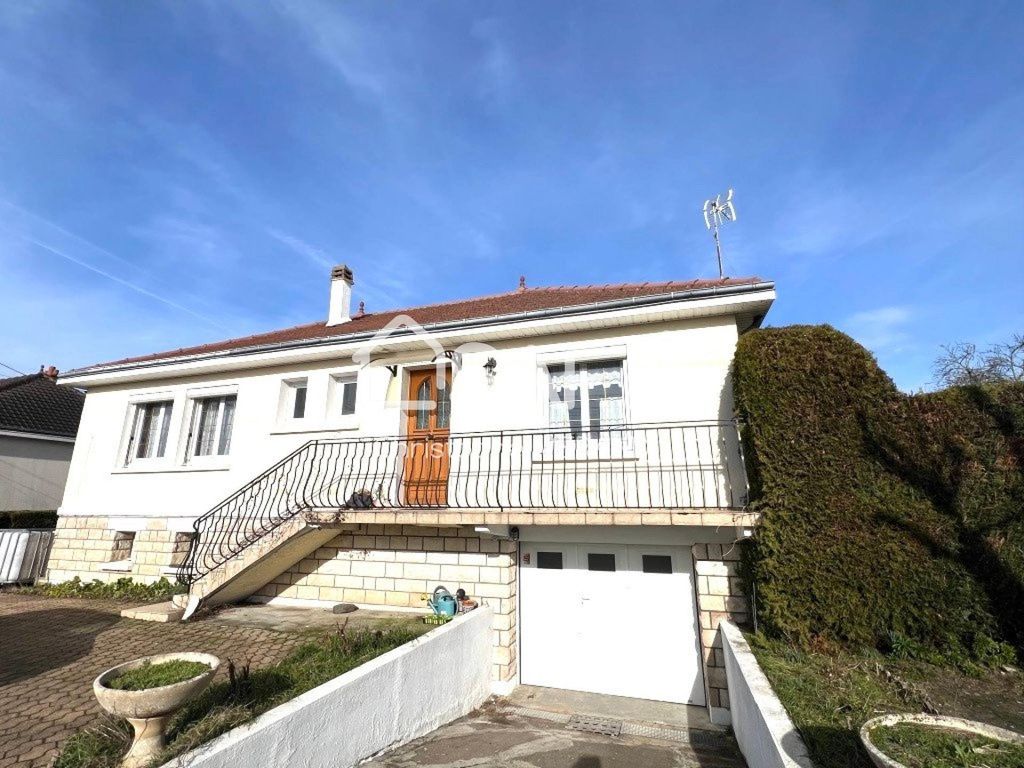 Achat maison à vendre 4 chambres 107 m² - Dangé-Saint-Romain