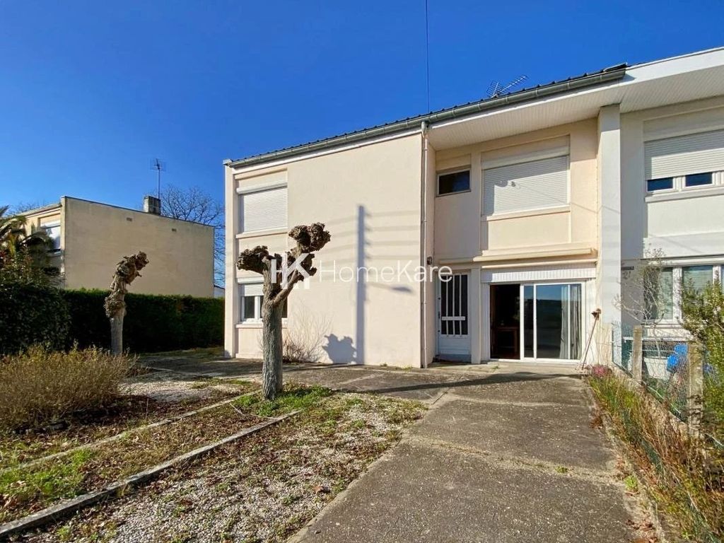 Achat maison à vendre 3 chambres 90 m² - Saint-Médard-en-Jalles