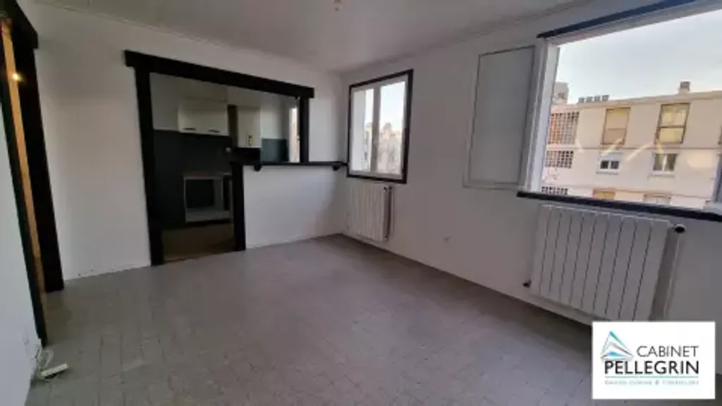 Achat appartement à vendre 3 pièces 49 m² - Marseille 9ème arrondissement