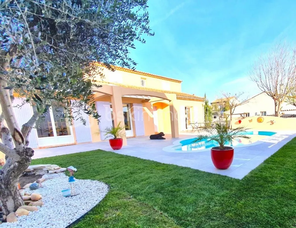 Achat maison à vendre 3 chambres 120 m² - Aigues-Mortes