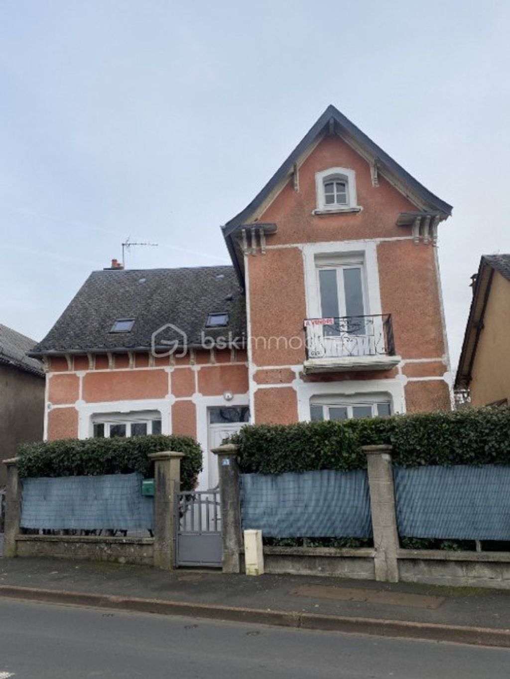 Achat maison à vendre 4 chambres 110 m² - Mauriac