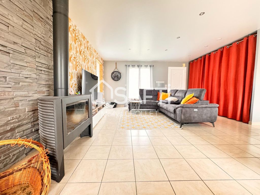 Achat maison à vendre 4 chambres 140 m² - Saint-Étienne-de-Chigny