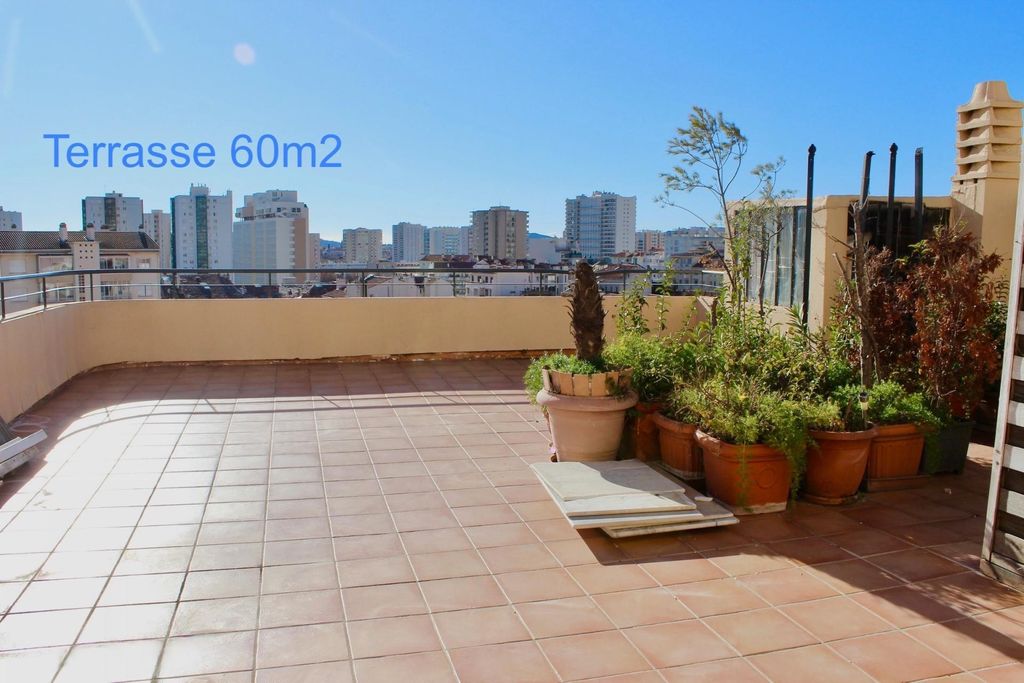 Achat appartement à vendre 5 pièces 149 m² - Toulon