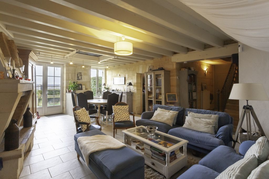 Achat maison à vendre 4 chambres 240 m² - Langoiran