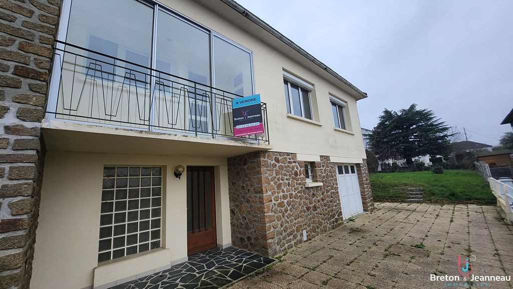 Achat maison à vendre 2 chambres 88 m² - Saint-Berthevin