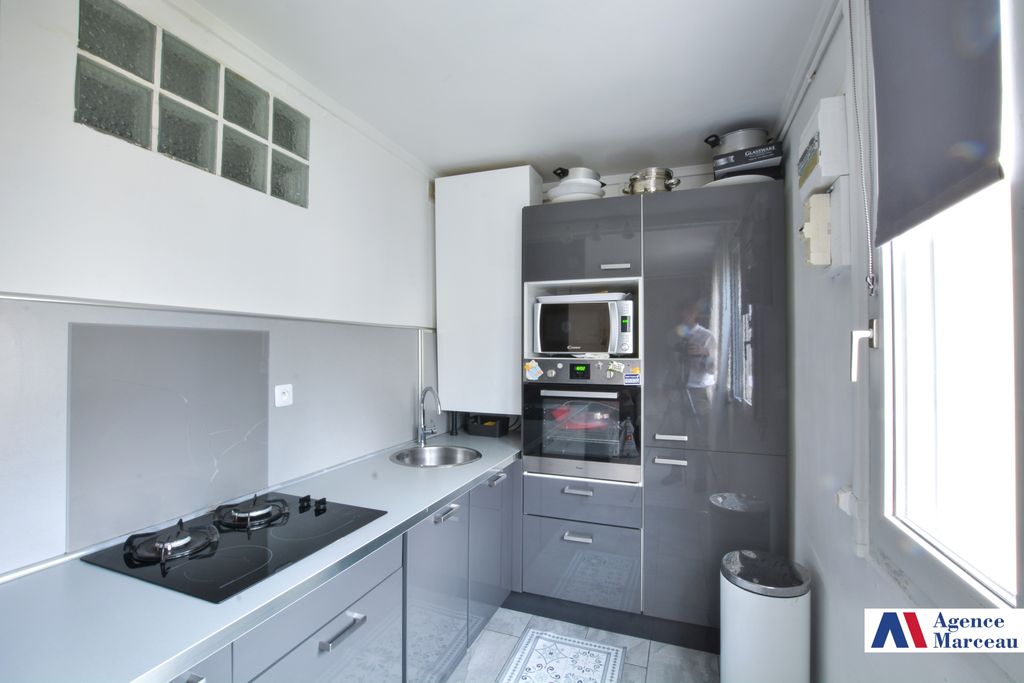 Achat appartement à vendre 3 pièces 49 m² - Courbevoie