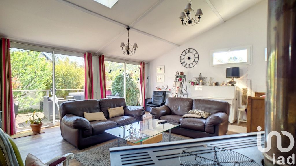 Achat maison à vendre 6 chambres 235 m² - Corbeil-Essonnes