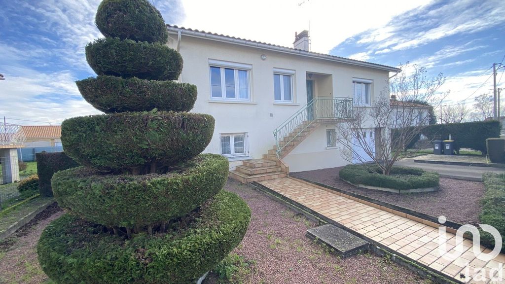 Achat maison à vendre 3 chambres 127 m² - Châtillon-sur-Thouet