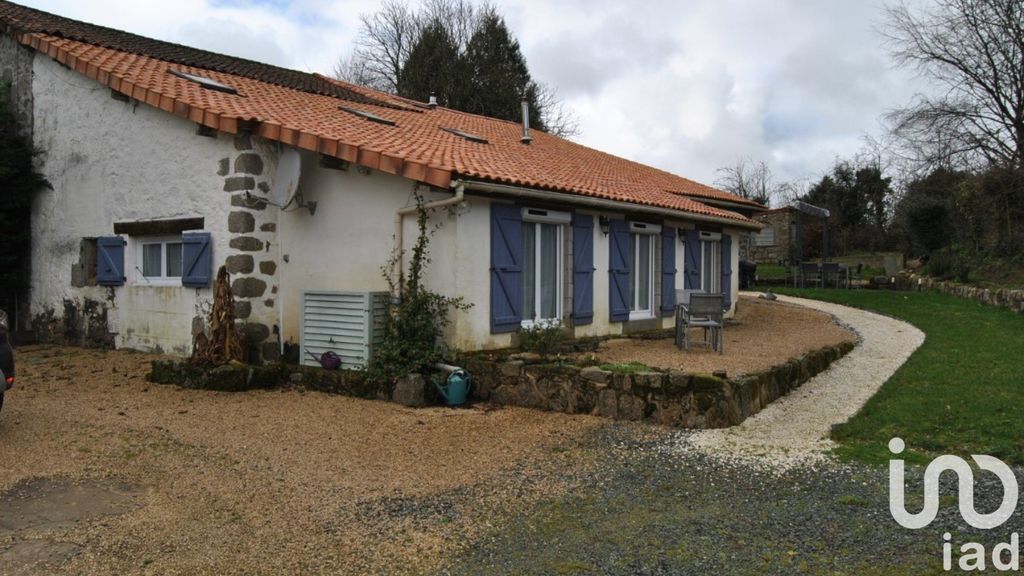 Achat maison à vendre 4 chambres 205 m² - Vernoux-en-Gâtine