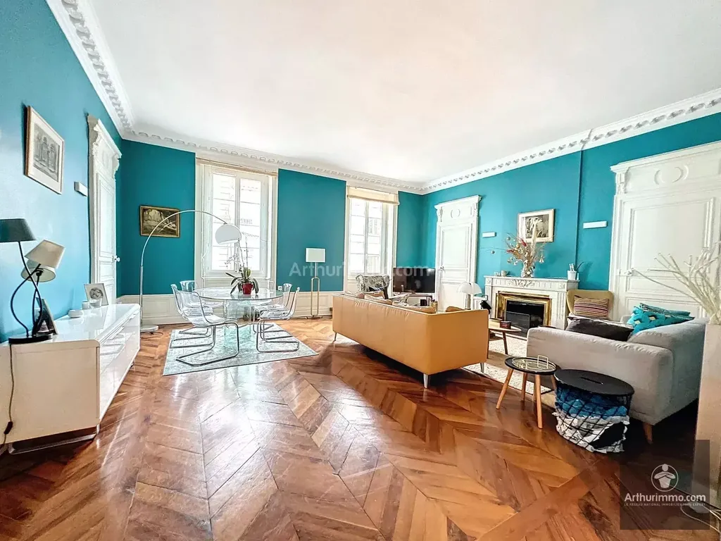Achat appartement à vendre 6 pièces 184 m² - Roanne