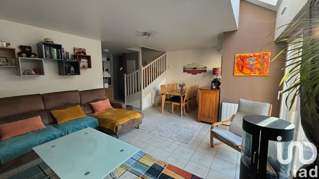 Achat maison à vendre 4 chambres 97 m² - Gif-sur-Yvette