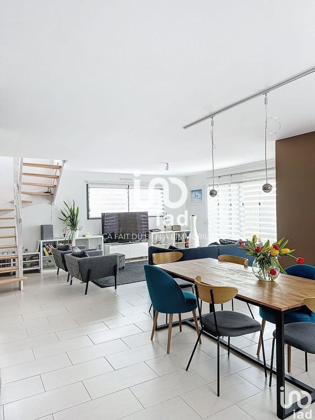 Achat maison à vendre 4 chambres 177 m² - Saint-Genouph