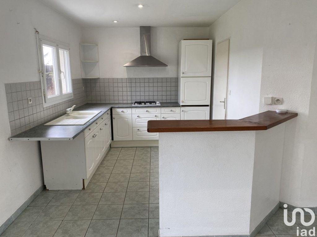 Achat maison à vendre 2 chambres 75 m² - Saint-Savin