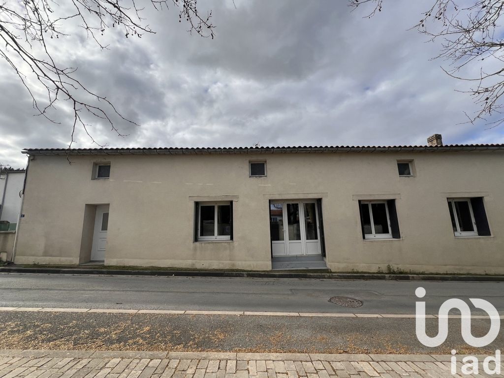 Achat maison à vendre 2 chambres 114 m² - Saint-Sauveur-d'Aunis